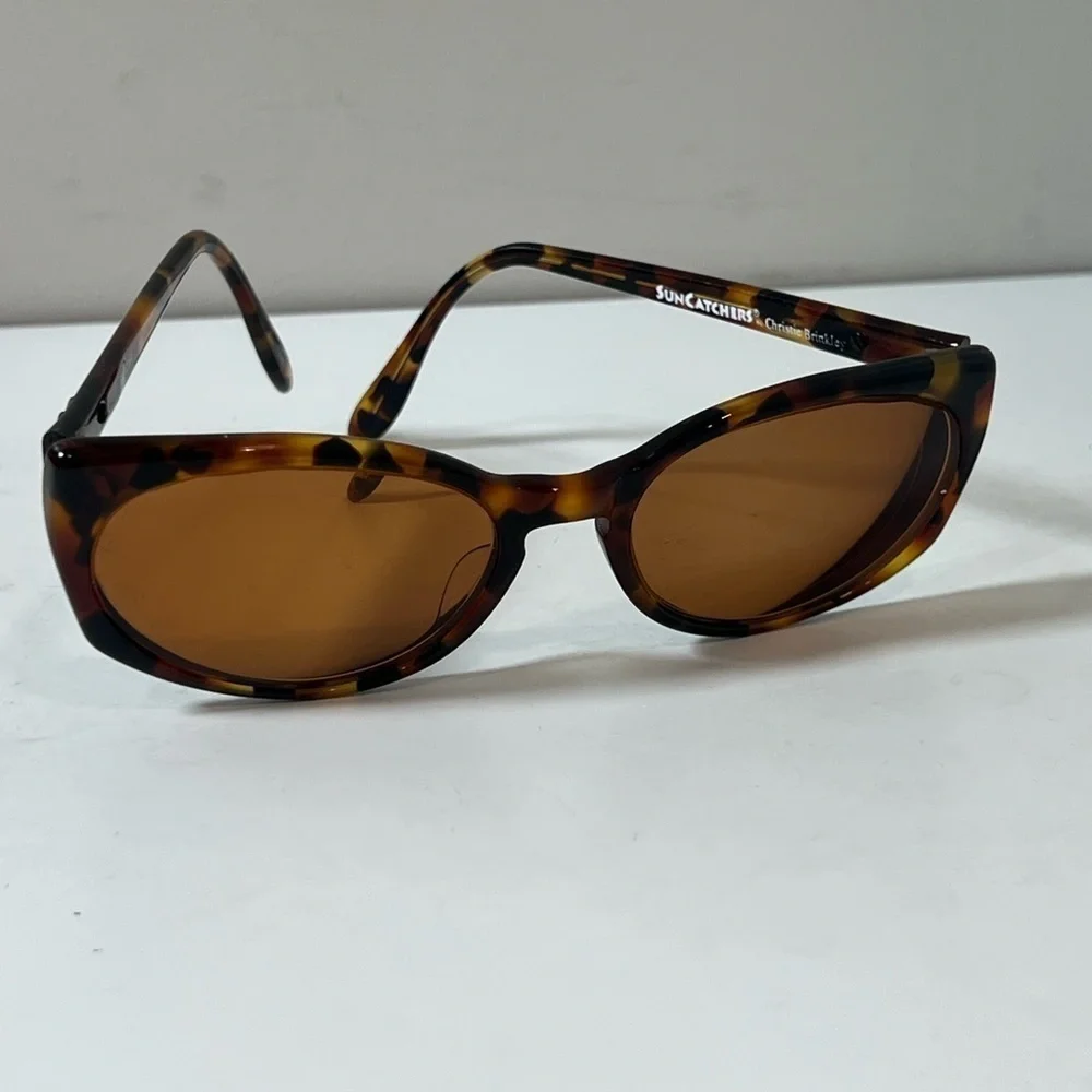 Elegant Suncatchers Sustainable Tortoise Shell Sunglasses